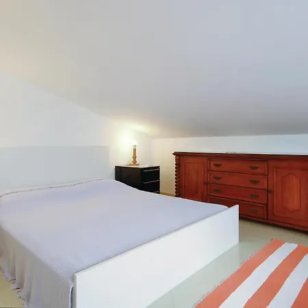 Apartman With Sea View 01 *