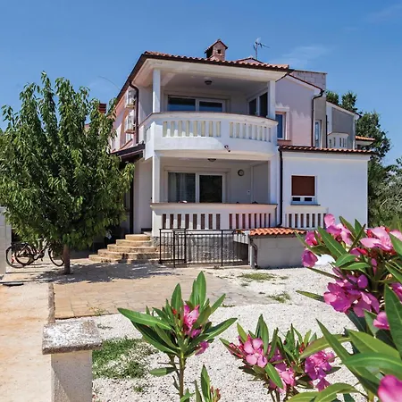 Apartman With Sea View 01