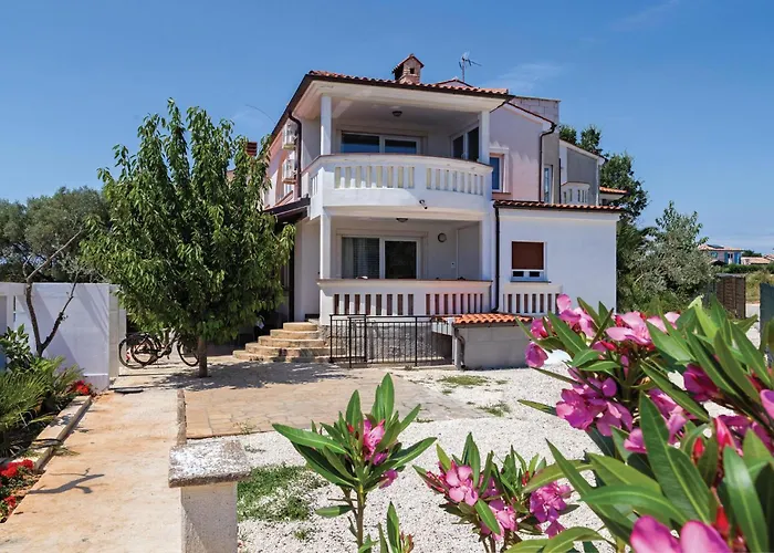 Apartman With Sea View 01